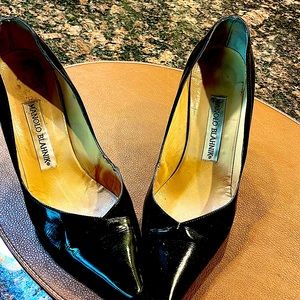 Manolo blanhik   Patent Leather Pointy Pumps